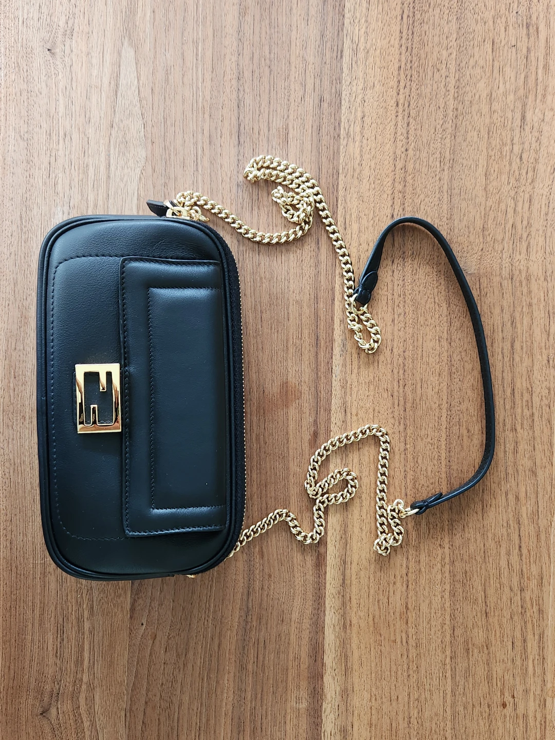 Fendi: Easy Baguette Vitello Grace