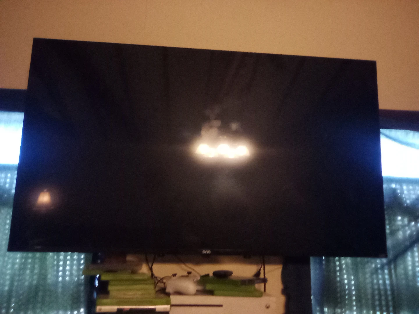 onn. Roku TV