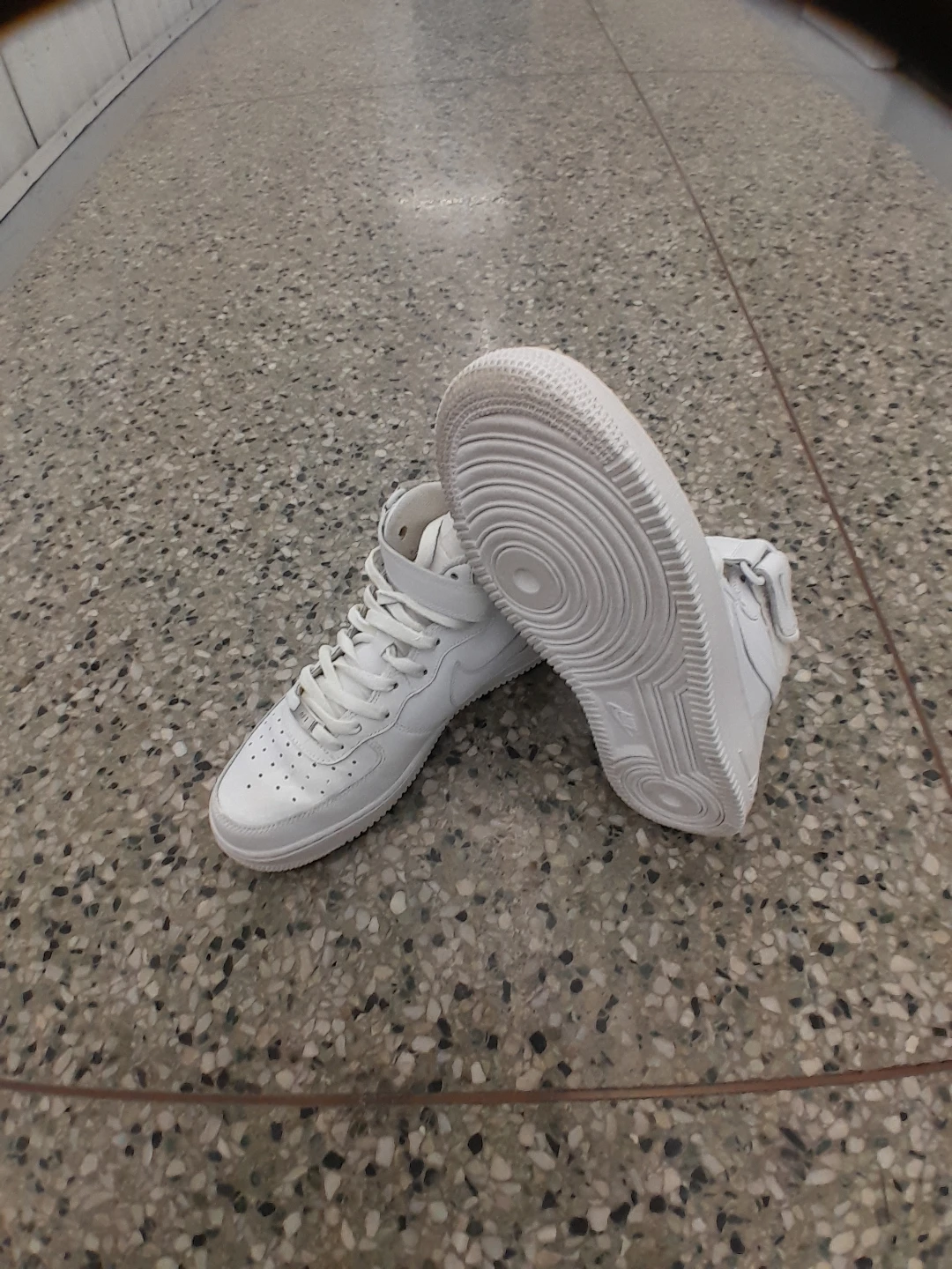 White Nike Air Force 1 Mid Top Sneakers Men's Size 9 - photo 2