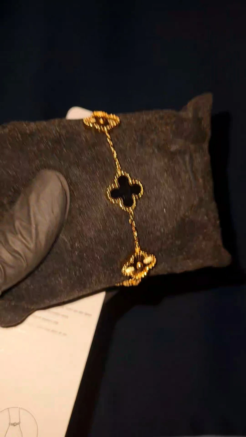 Gold coloured Clover Bracelet with Black or White Inlays - photo 2