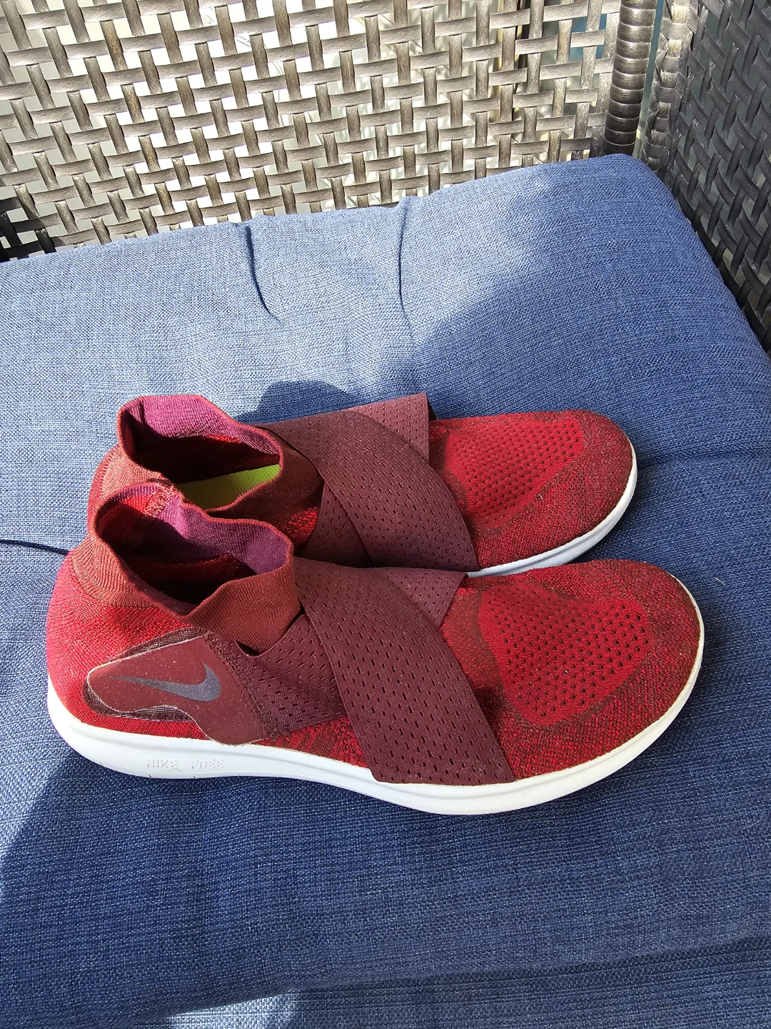 Men's Free  Running Shoes - Red/Burgundy size 12