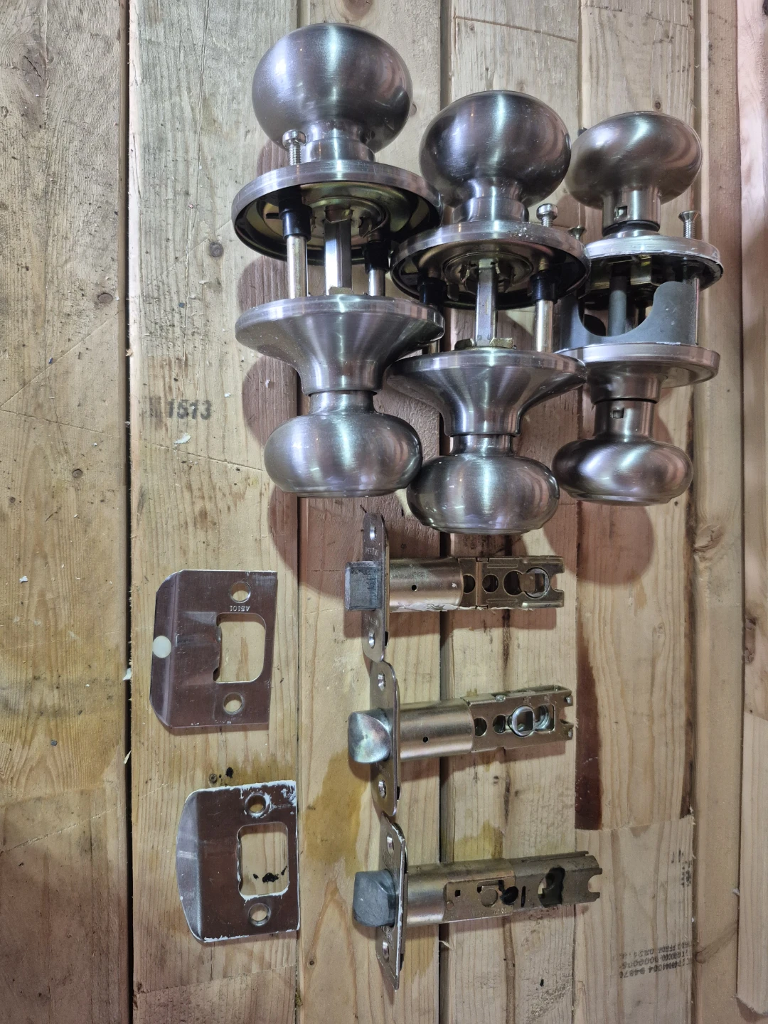 Defiant Door Knobs and Latches
