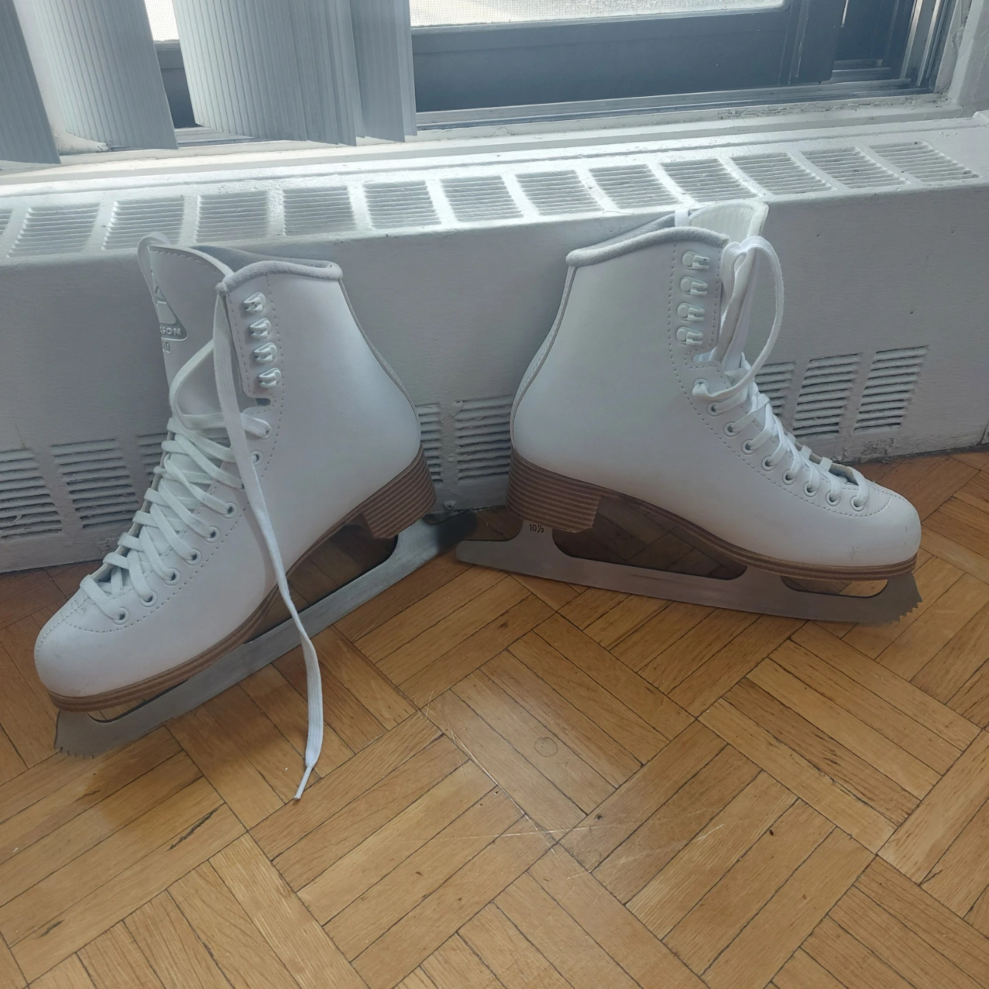Jackson white ice skates size 8 - photo 3
