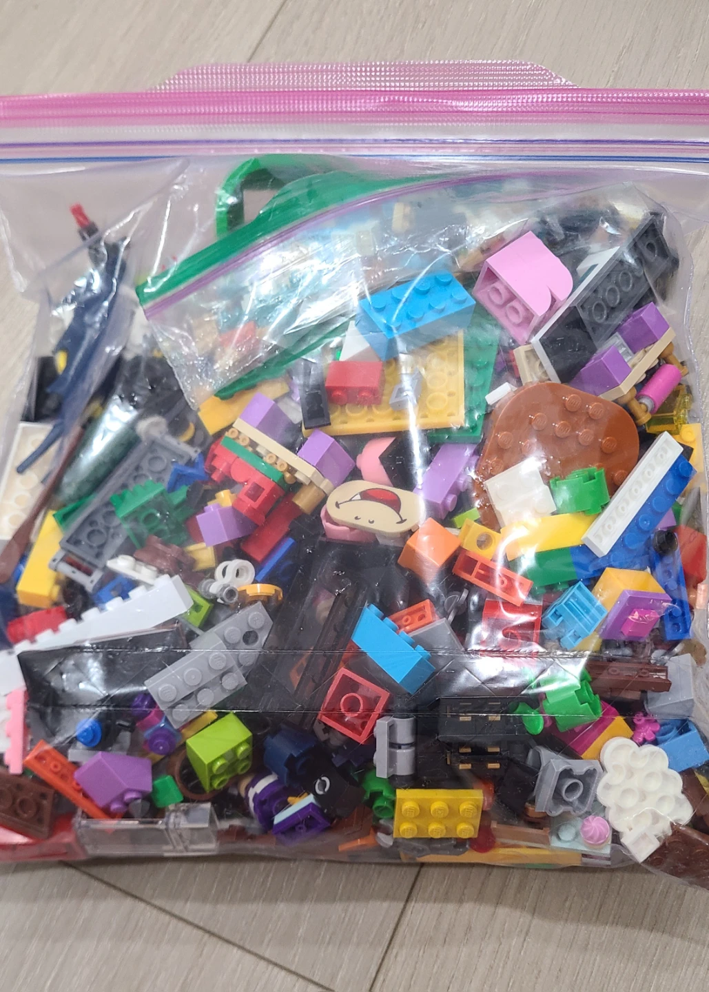 Bag of Assorted LEGO, Building Pieces,  Accessories &  Baseplate - photo 4