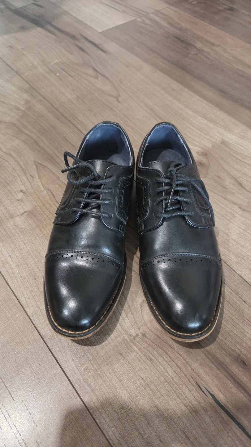Boys size 2 Dress shoes