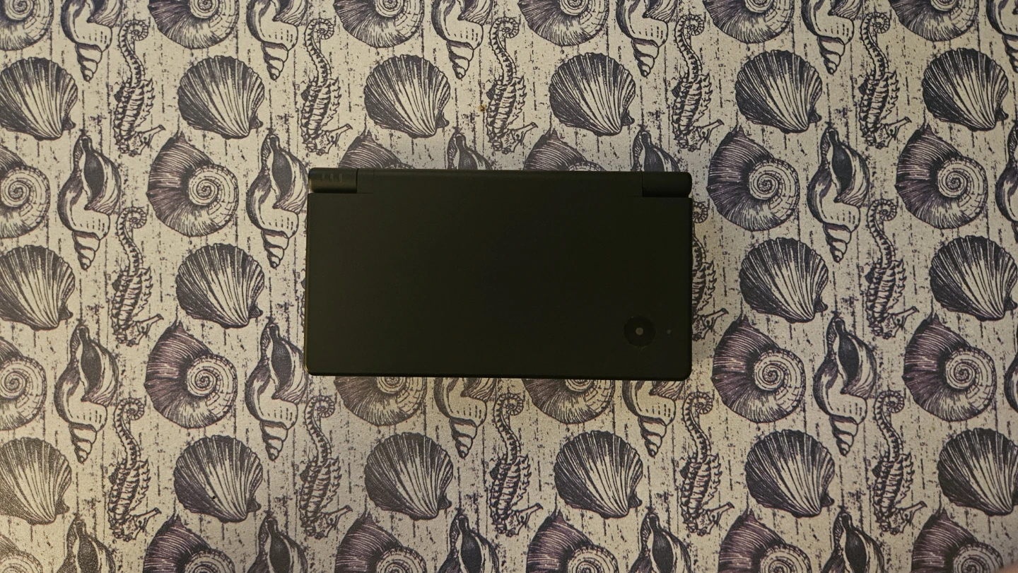 Nintendo DSI with games - photo 2