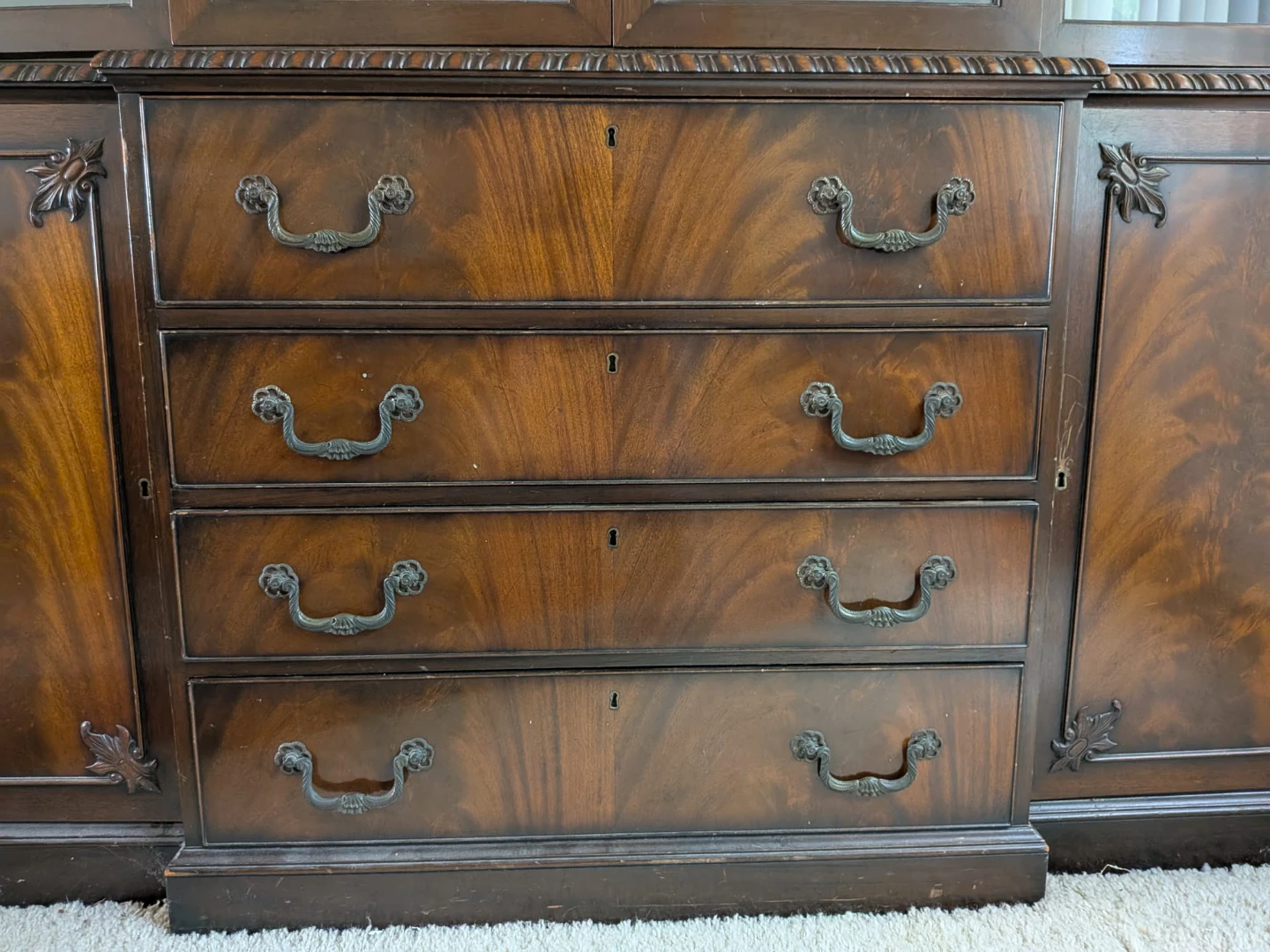 Kittinger Old Stratford China Cabinet - photo 4