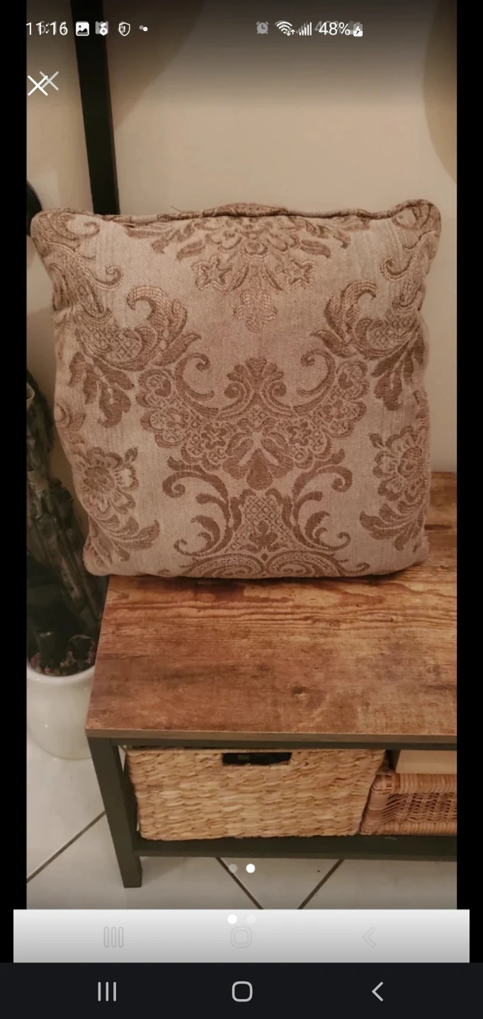 Damask Pattern Square Throw Cushion