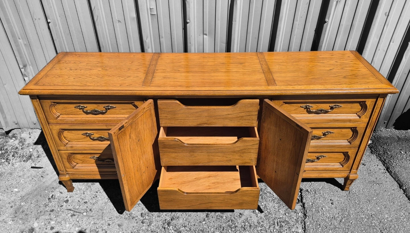 MCM (1967) Brutalist Design Solid Walnut 9 Drawer Sideboard - photo 4
