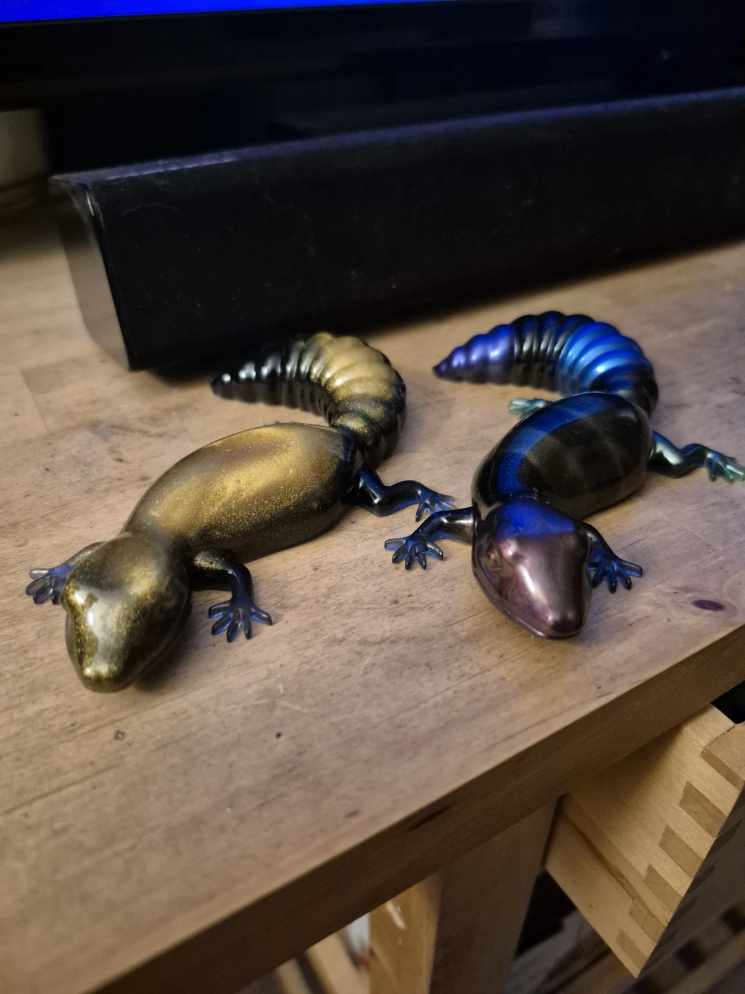 Pair of Decorative Geckos - photo 2