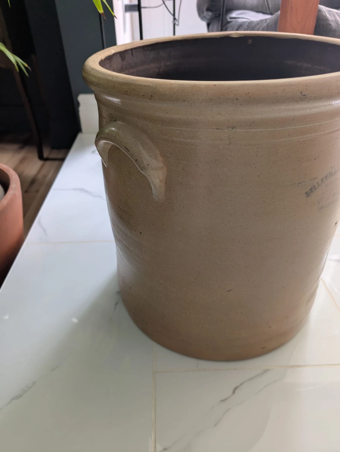 Vintage Belleville Pottery Co. Crock 8 gallon - photo 4