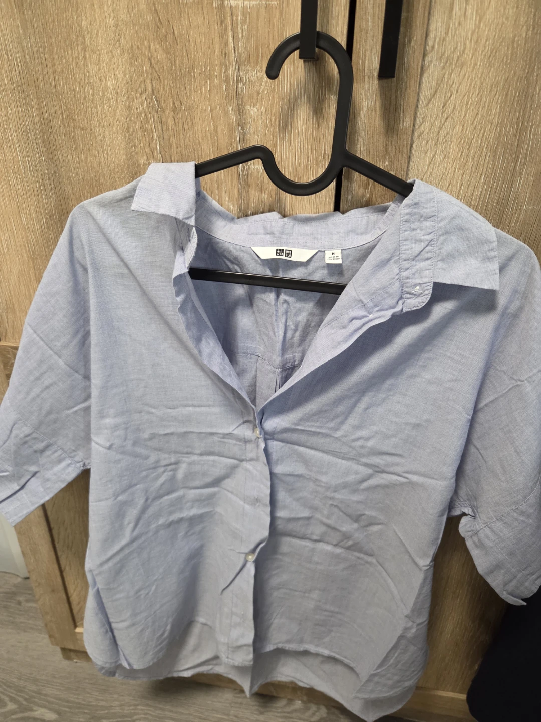 UNI QLO Blue Button-Up Shirt - Size M
