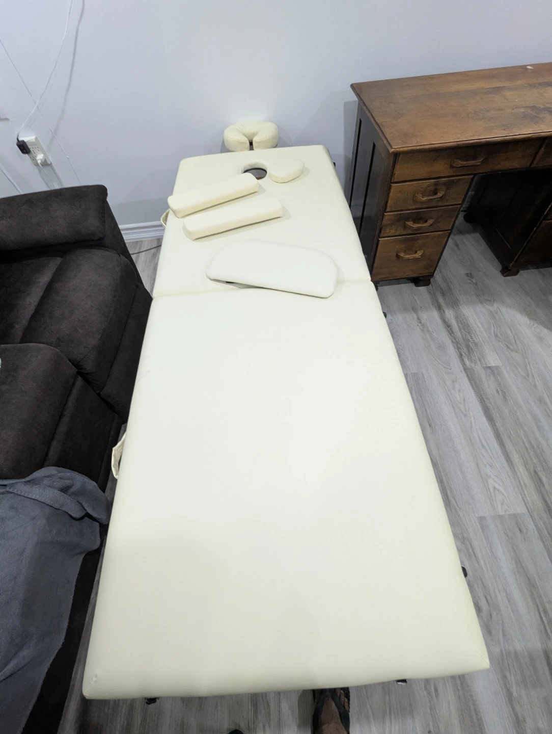 Adjustable Portable Massage Table - photo 3