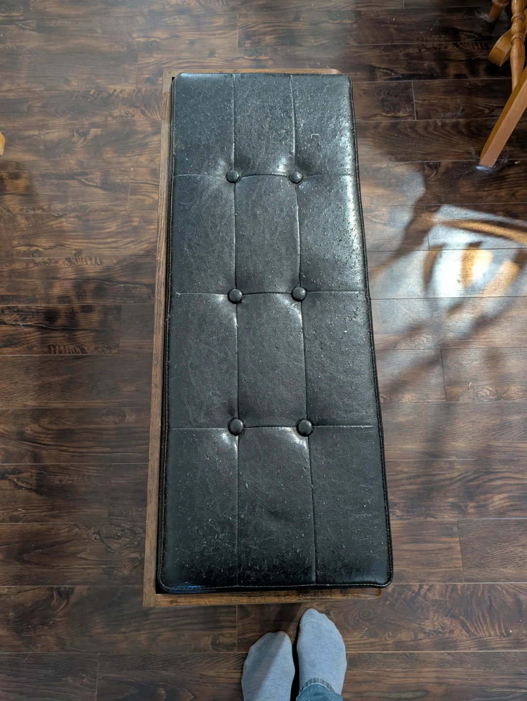 Bench seat with shoe storage - photo 2