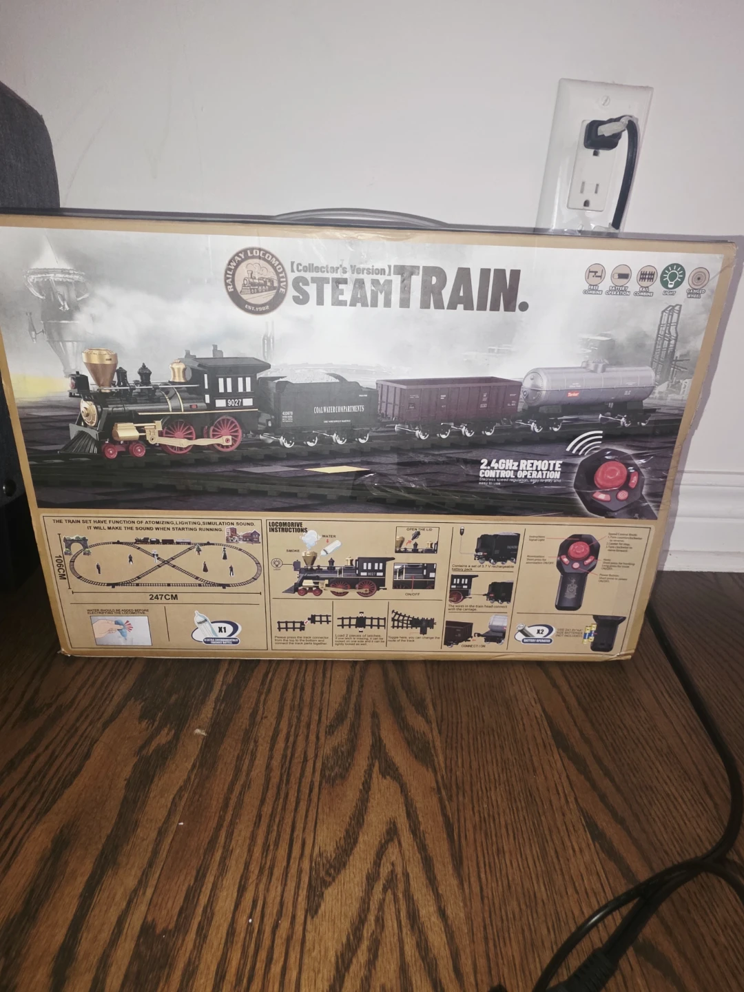 Collector's Version Steam Train Set - photo 3