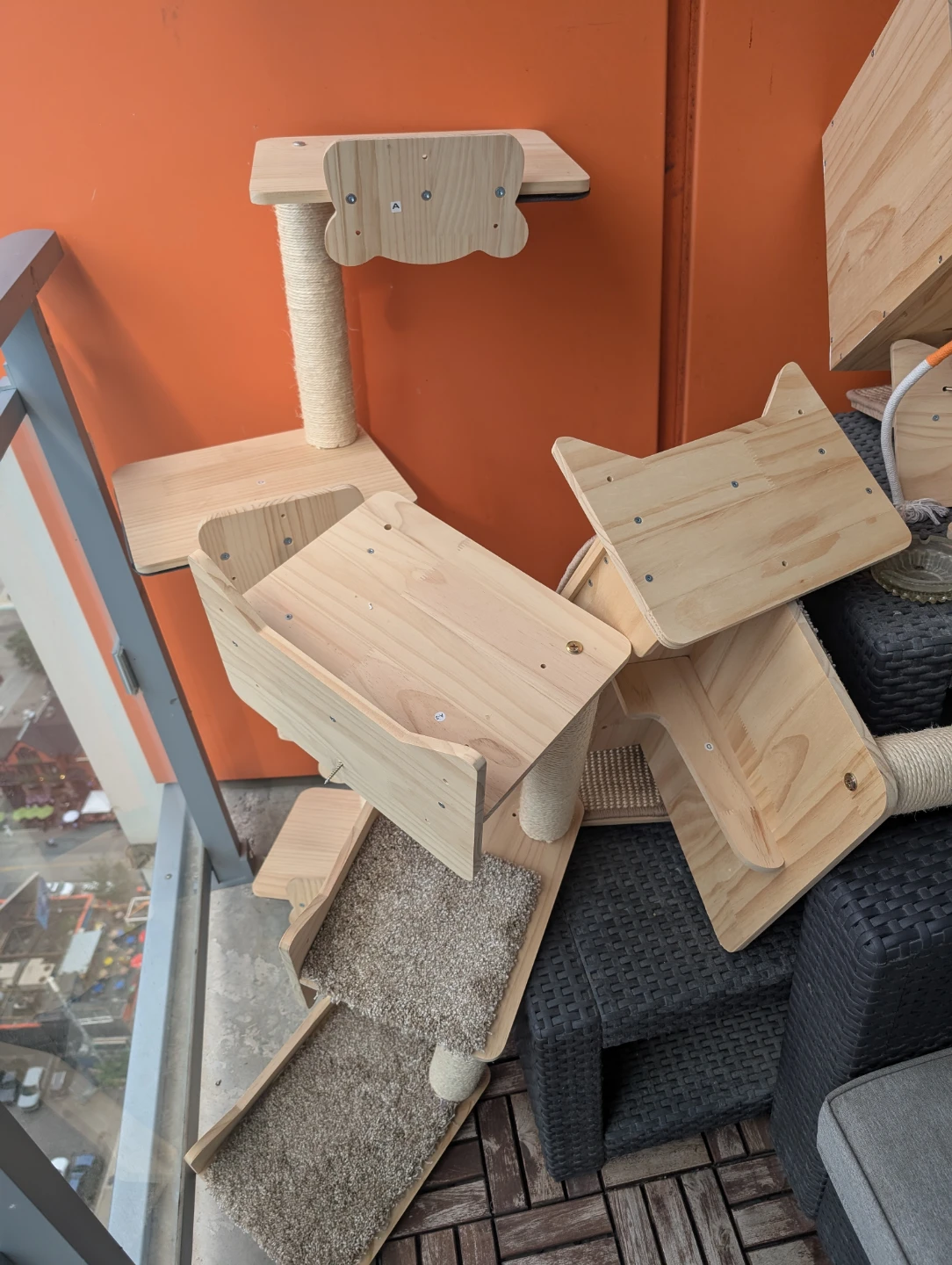 Wall-mounted Cat Tree Condo with Scratching Posts - photo 3