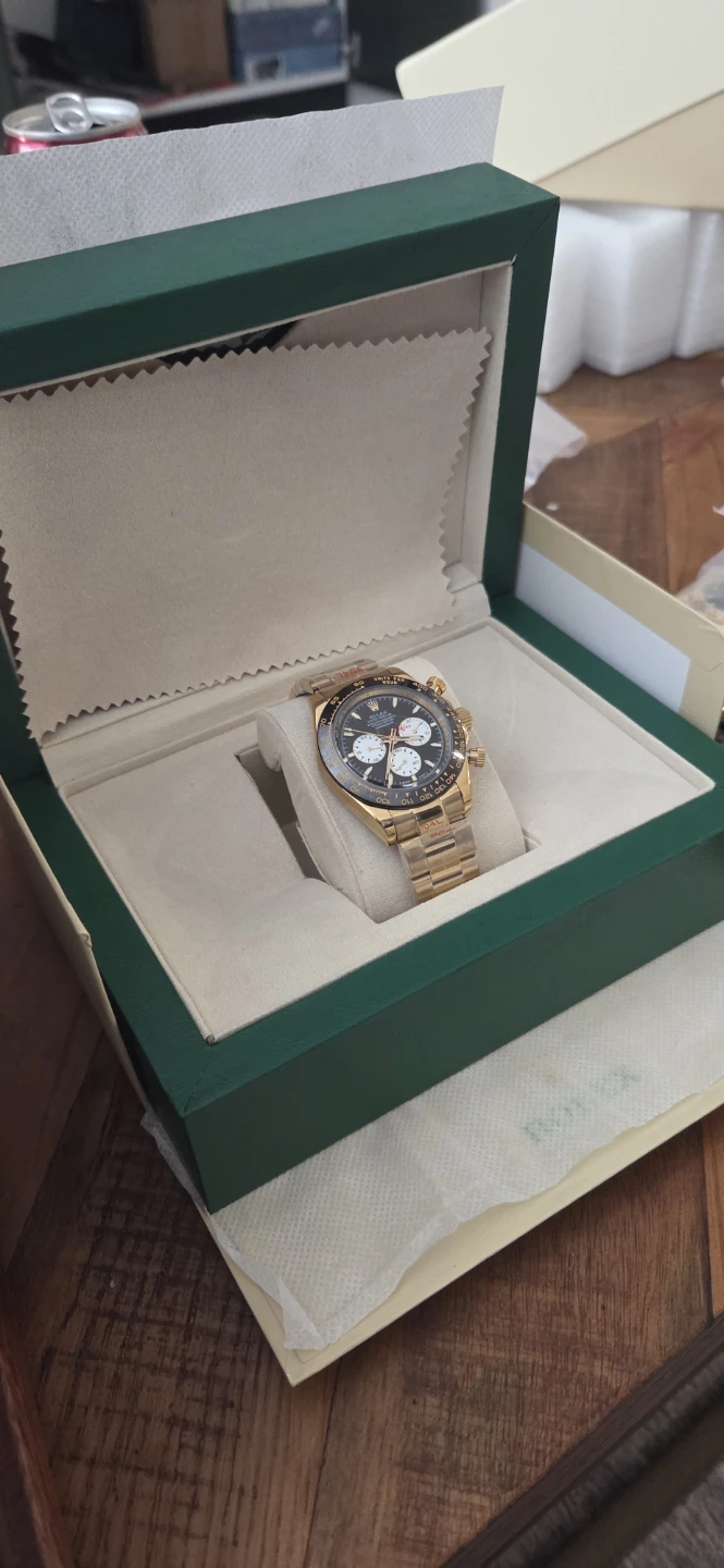 Designer Tona watch