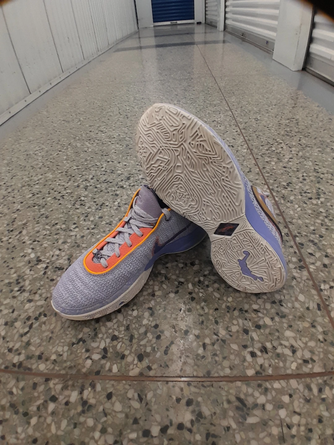 Nike Men's Basketball Shoes Size 10 - photo 3