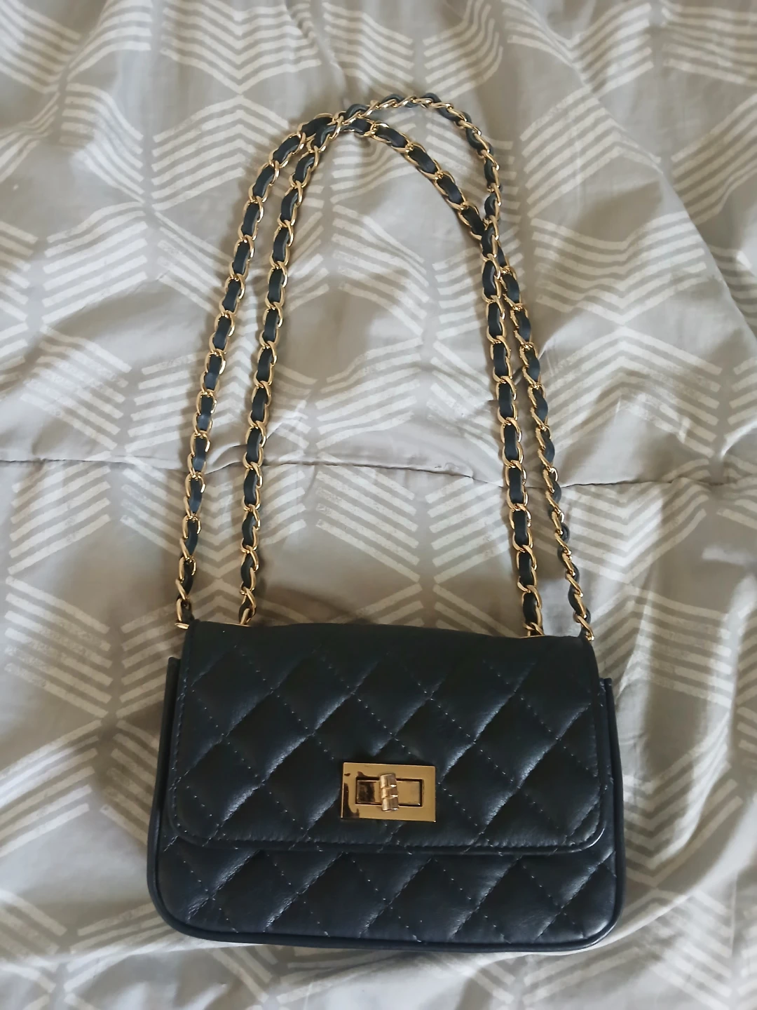 Black Quilted Chain Shoulder Bag - photo 2