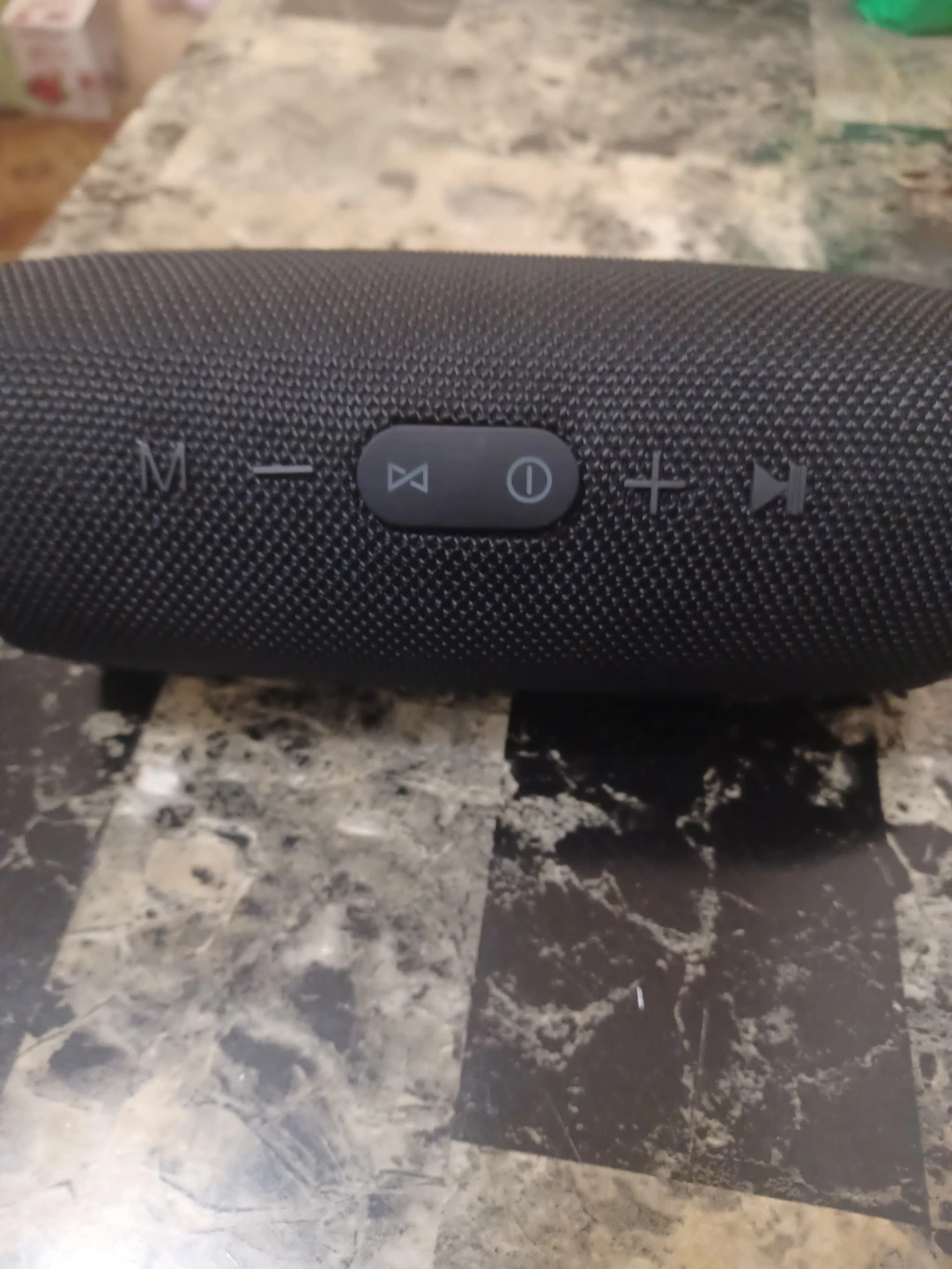 Dee Jays Portable Bluetooth Speaker