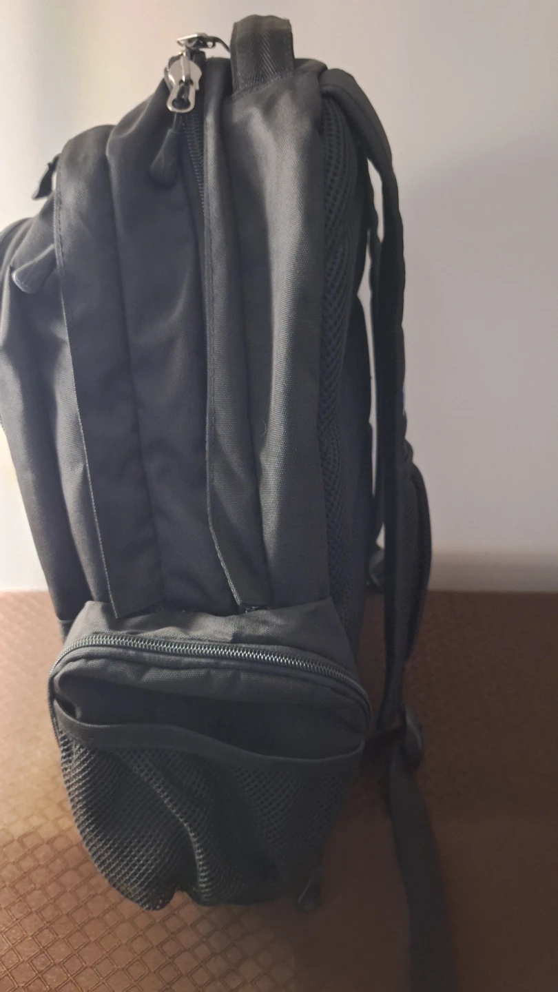 Roots Black 21L Rainproof Backpack - photo 2