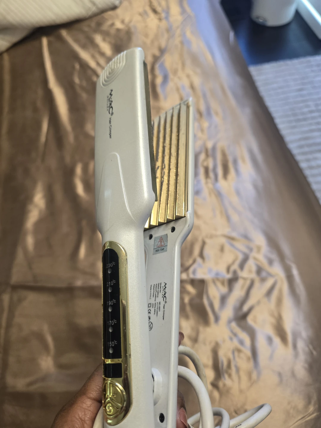MAC Hair Crimper - photo 2