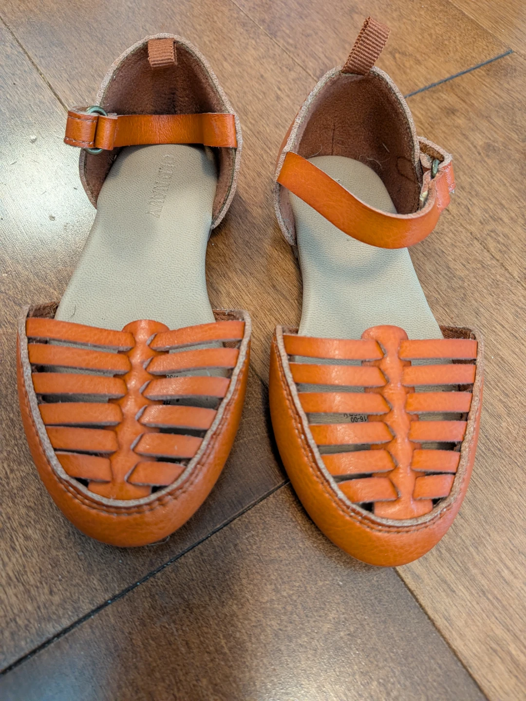 Old Navy toddler sandals Size 7