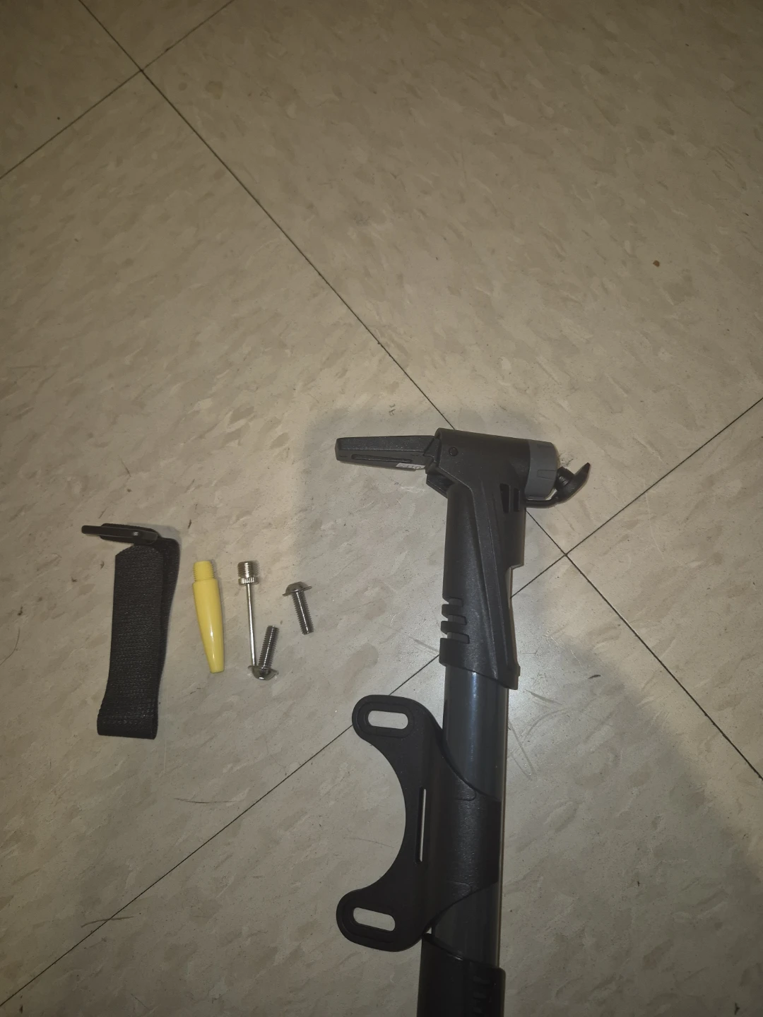 BV Tire pump compatible with both presta/Schrader valve stems - photo 3