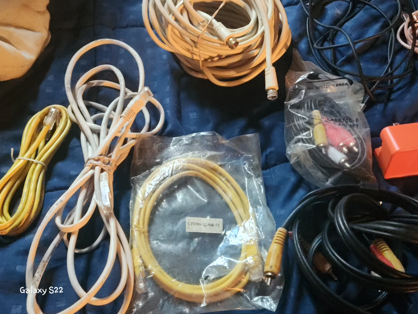 Assorted Electronics Cables and Splitter - photo 4