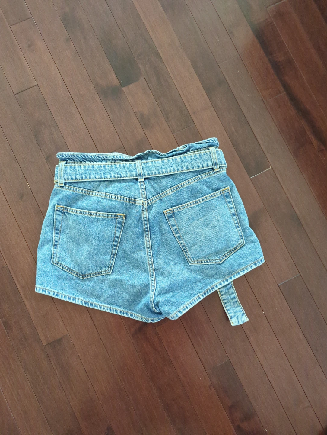 H&M Divided High-Waisted Denim Shorts - photo 3