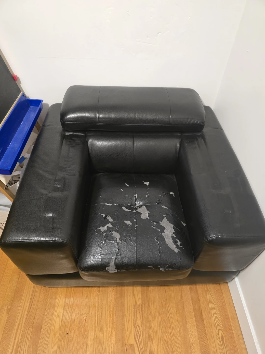 FREE SOFA CHAIR