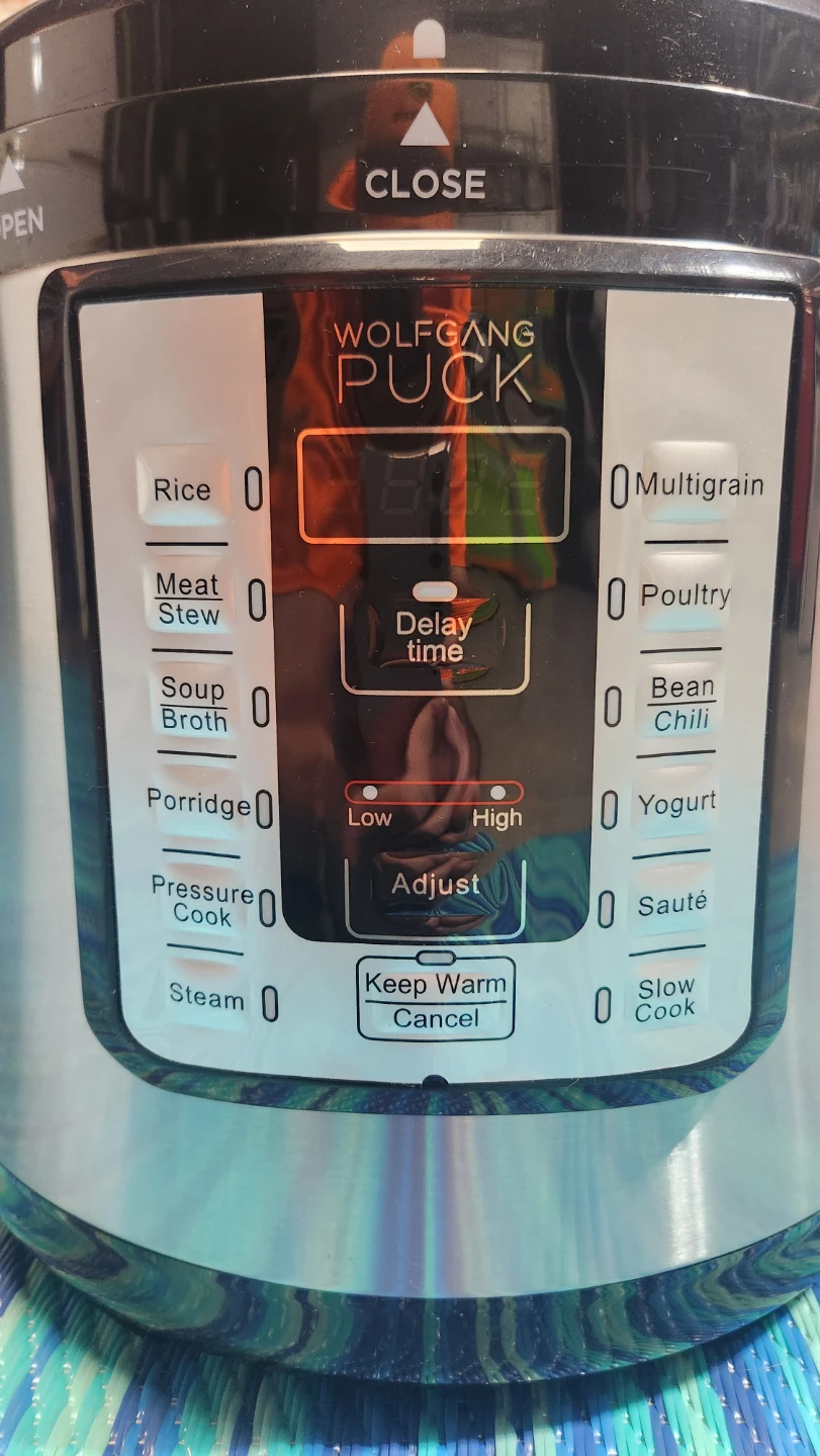 Wolfgang Puck Electric Pressure Cooker 8qt - photo 3