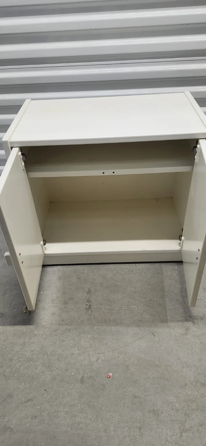 White cabinet with two doors - photo 2