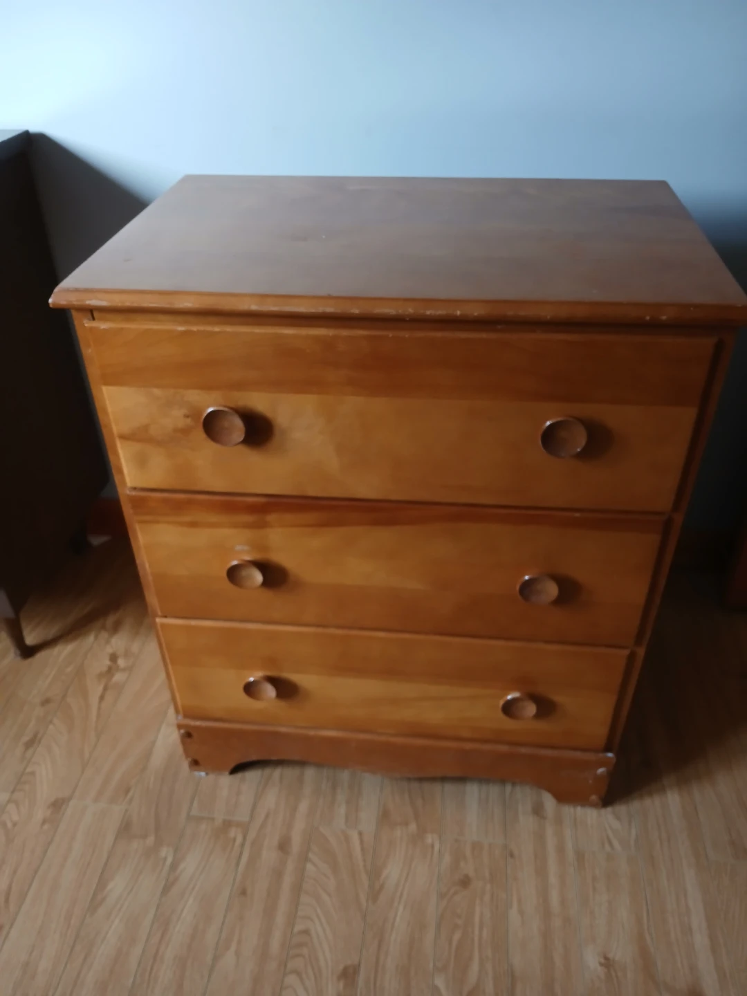 Wooden 3-drawer dresser