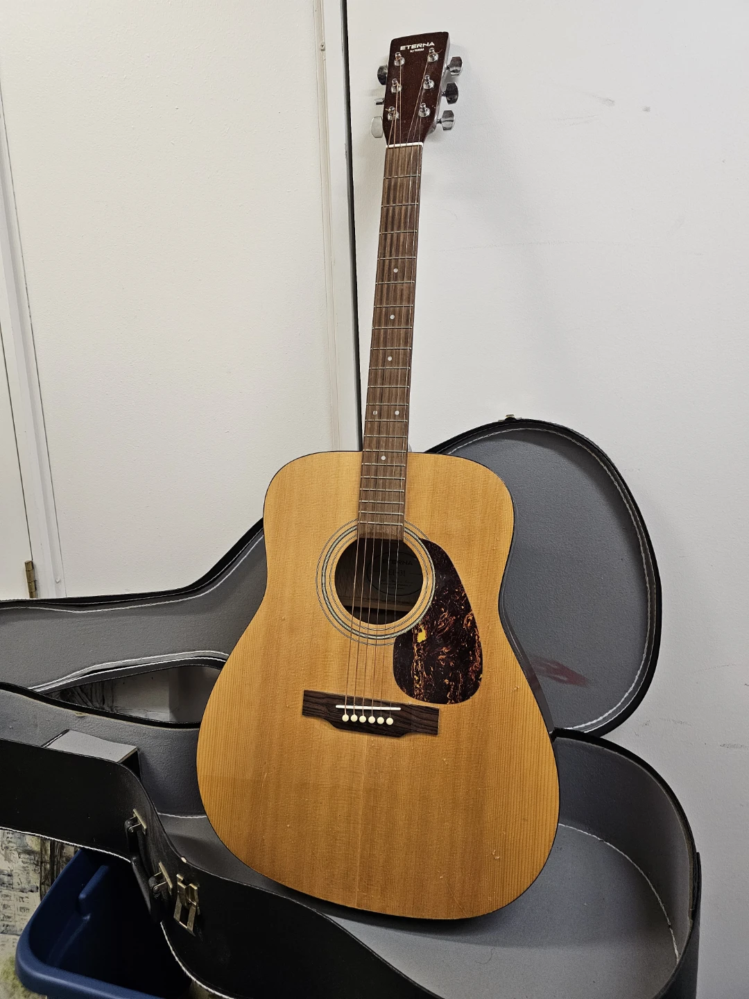 Eterna Yamaha Guitar - photo 3