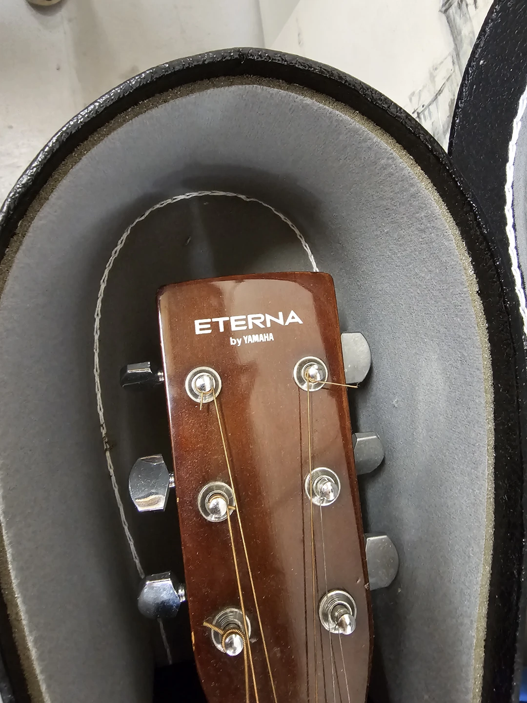 Eterna Yamaha Guitar - photo 4