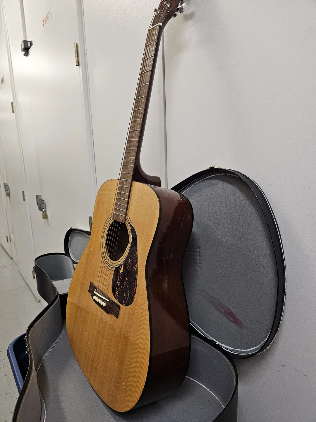 Eterna Yamaha Guitar - photo 5