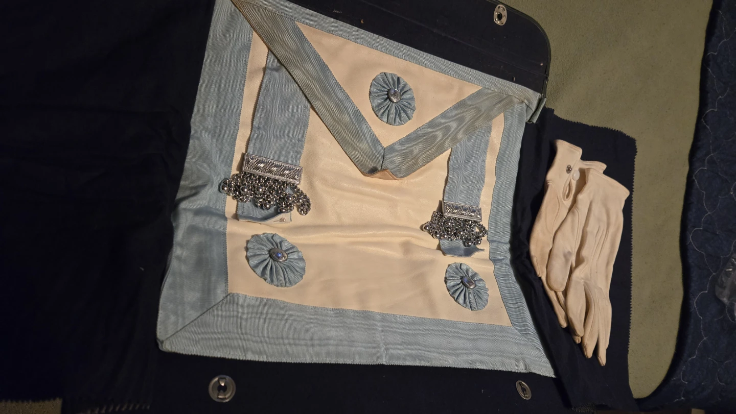 Masonic Regalia Apron and Gloves with Case