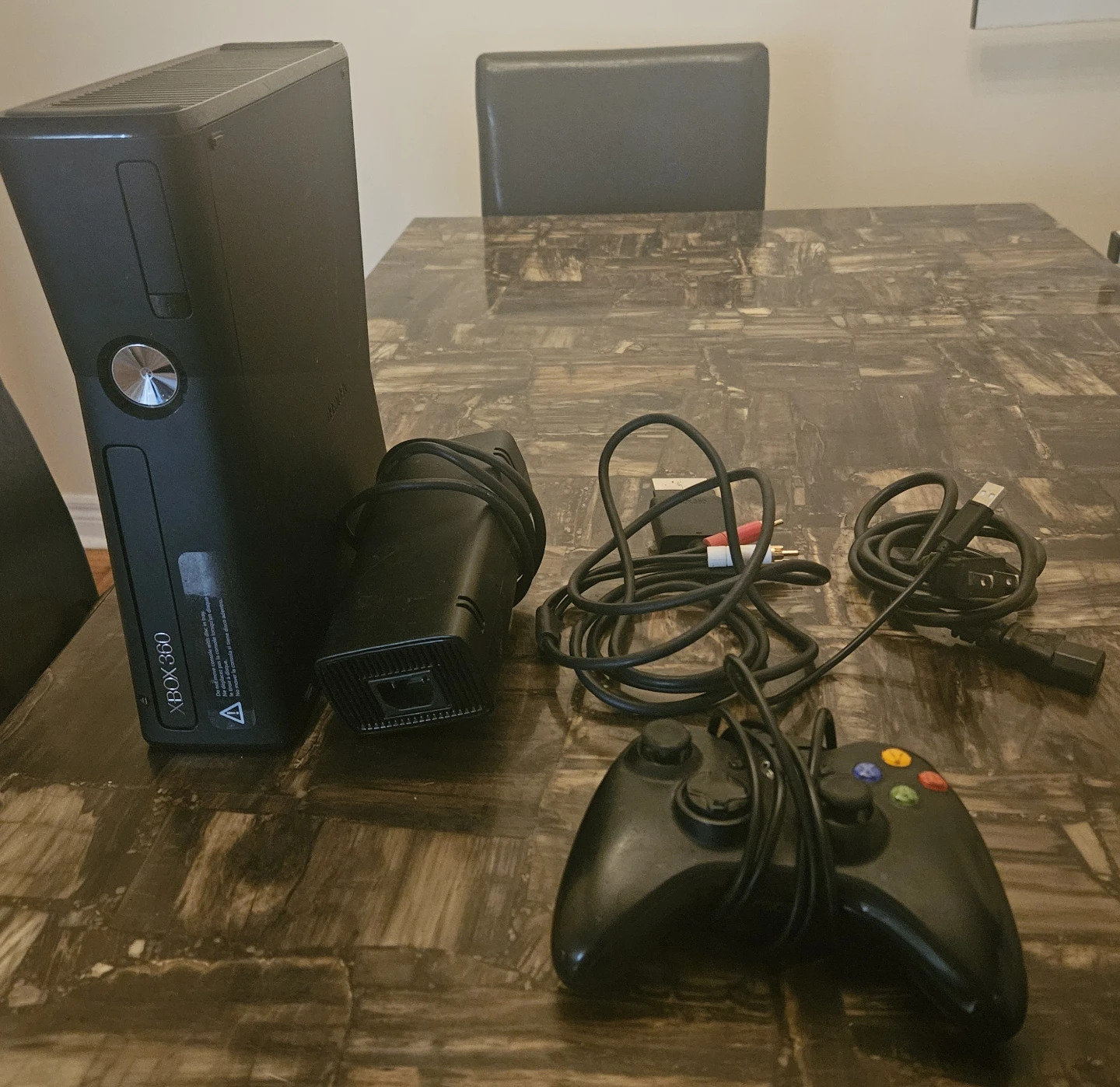 Xbox 360 Console 4 games and controller