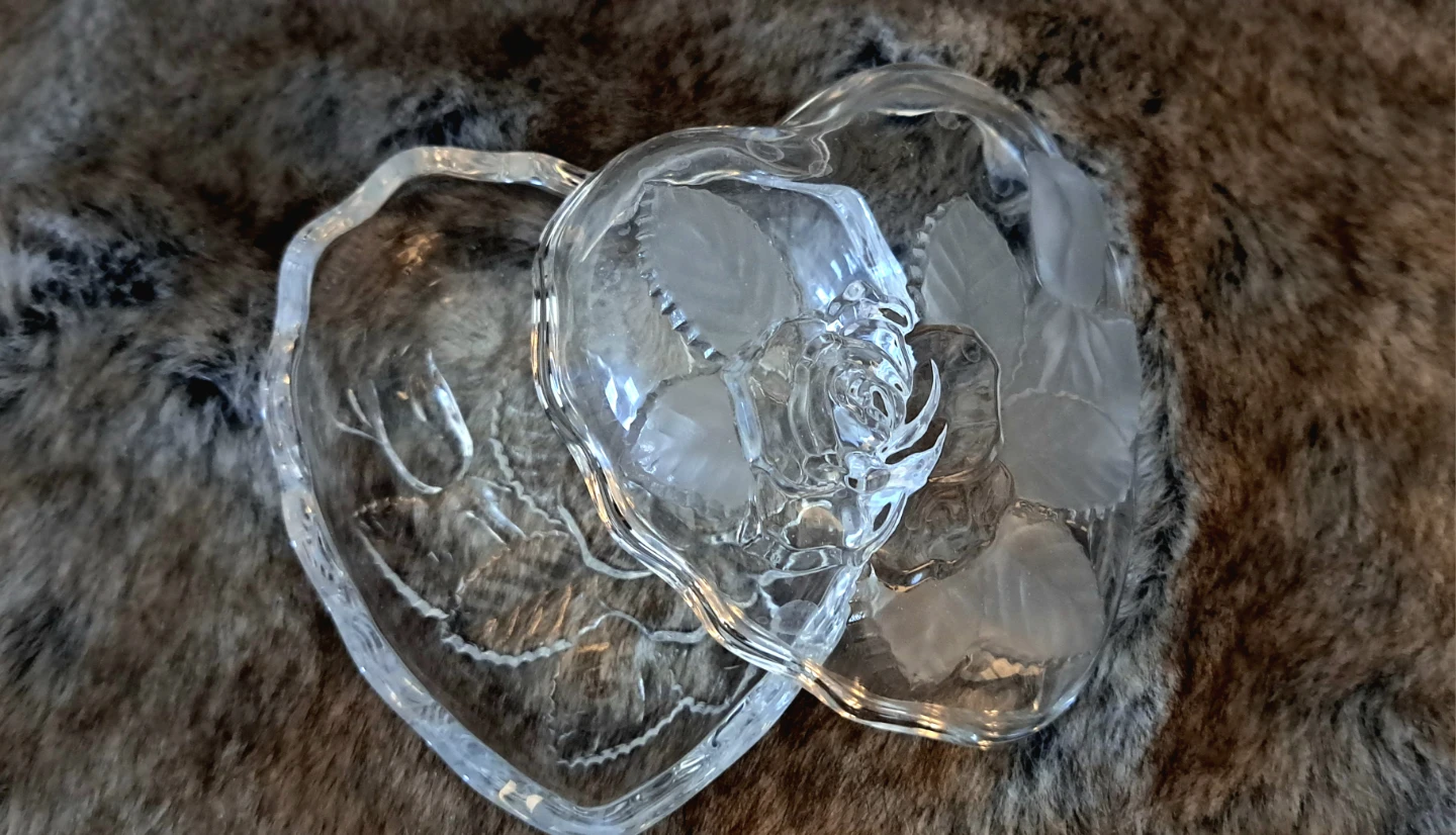 Heart Shaped Glass Trinket Dish with Rose Design - photo 2