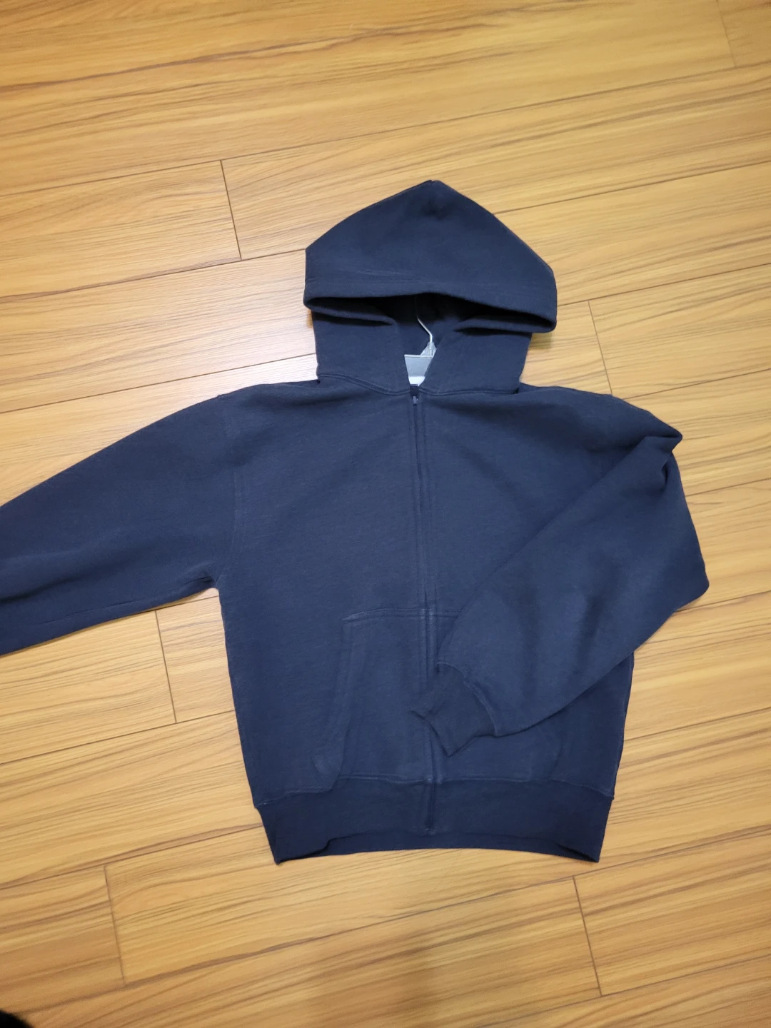 Aritzia Navy Cargo Sweatpants and Perfect Fit Sweatfleece Hoodie - photo 4