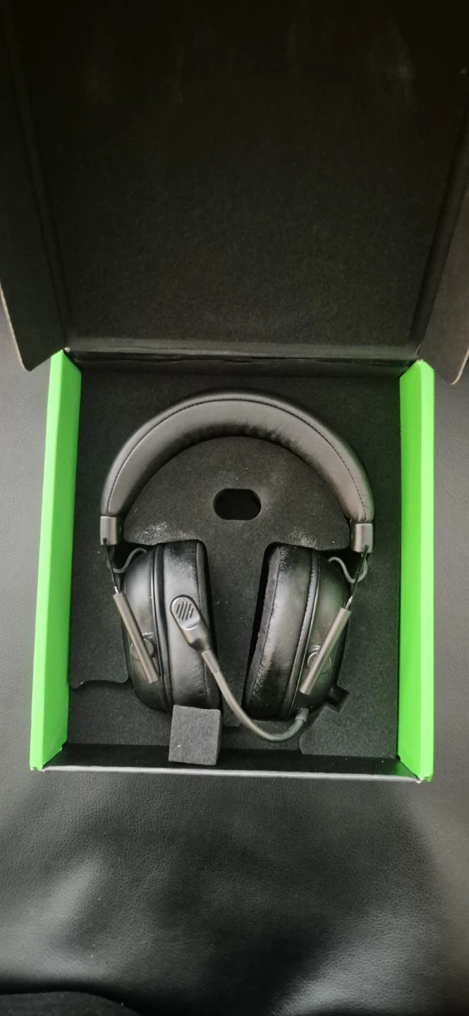 Razer Blackshark V2 HyperSpeed Wireless Gaming Headset - photo 3