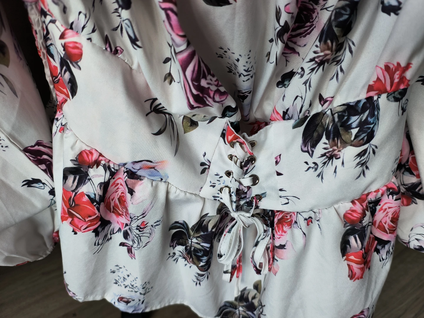 White Floral Print Off-the-Shoulder Blouse - photo 3