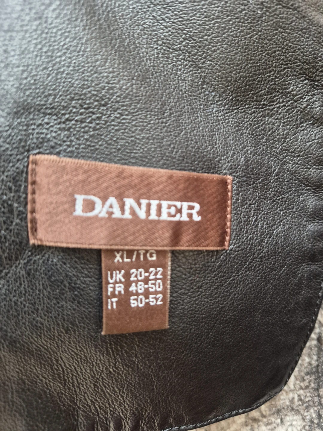 XL Danier Leather & Fur Hooded Jacket - photo 2