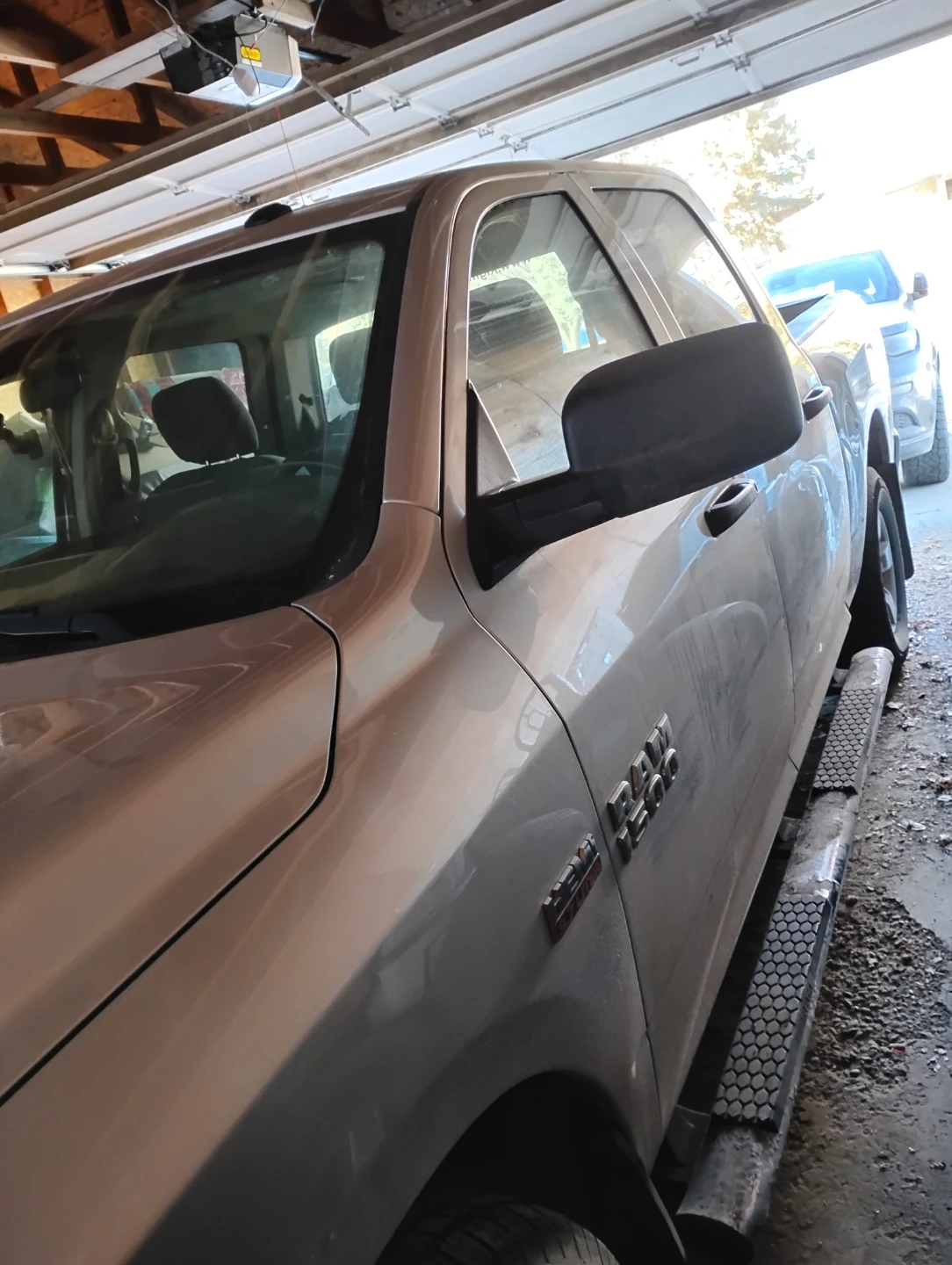 Dodge Ram 1500 Pickup Truck - photo 4