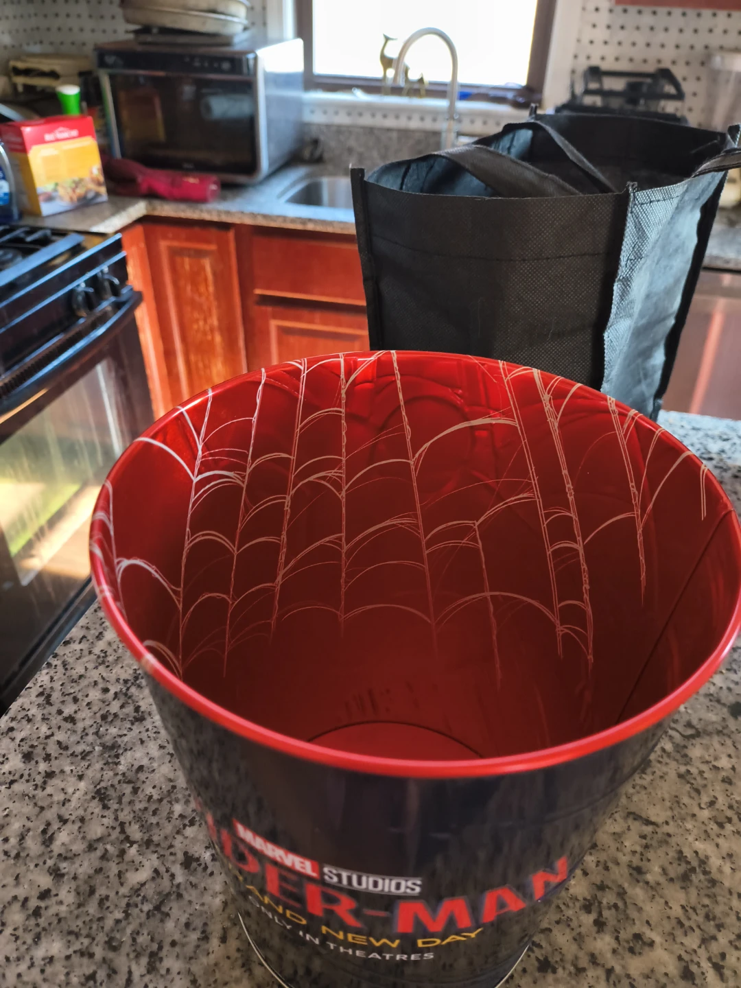 Spider-Man Grand New Day Movie Bucket - photo 3