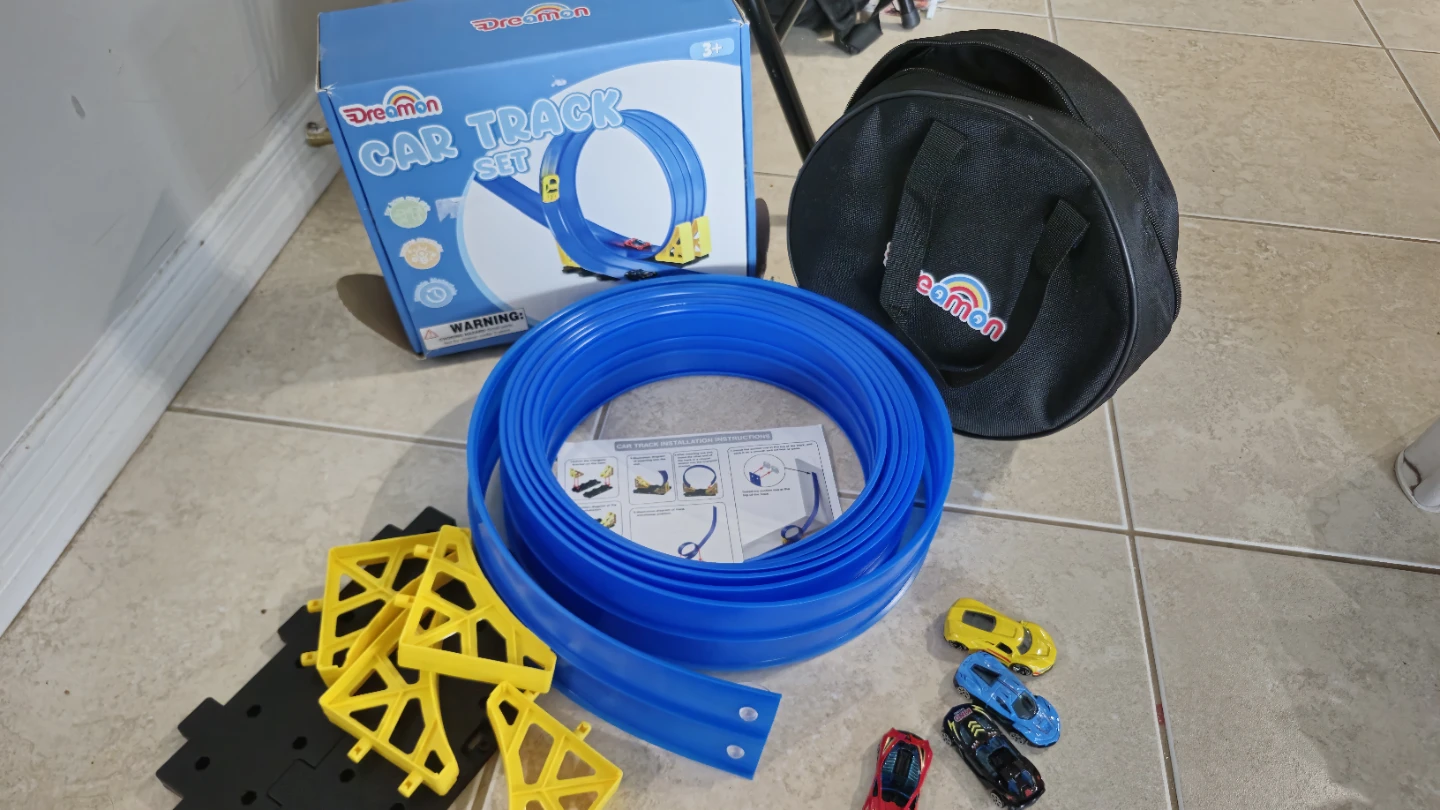 Dreamon Car Track Set with 4 Cars and Storage Bag