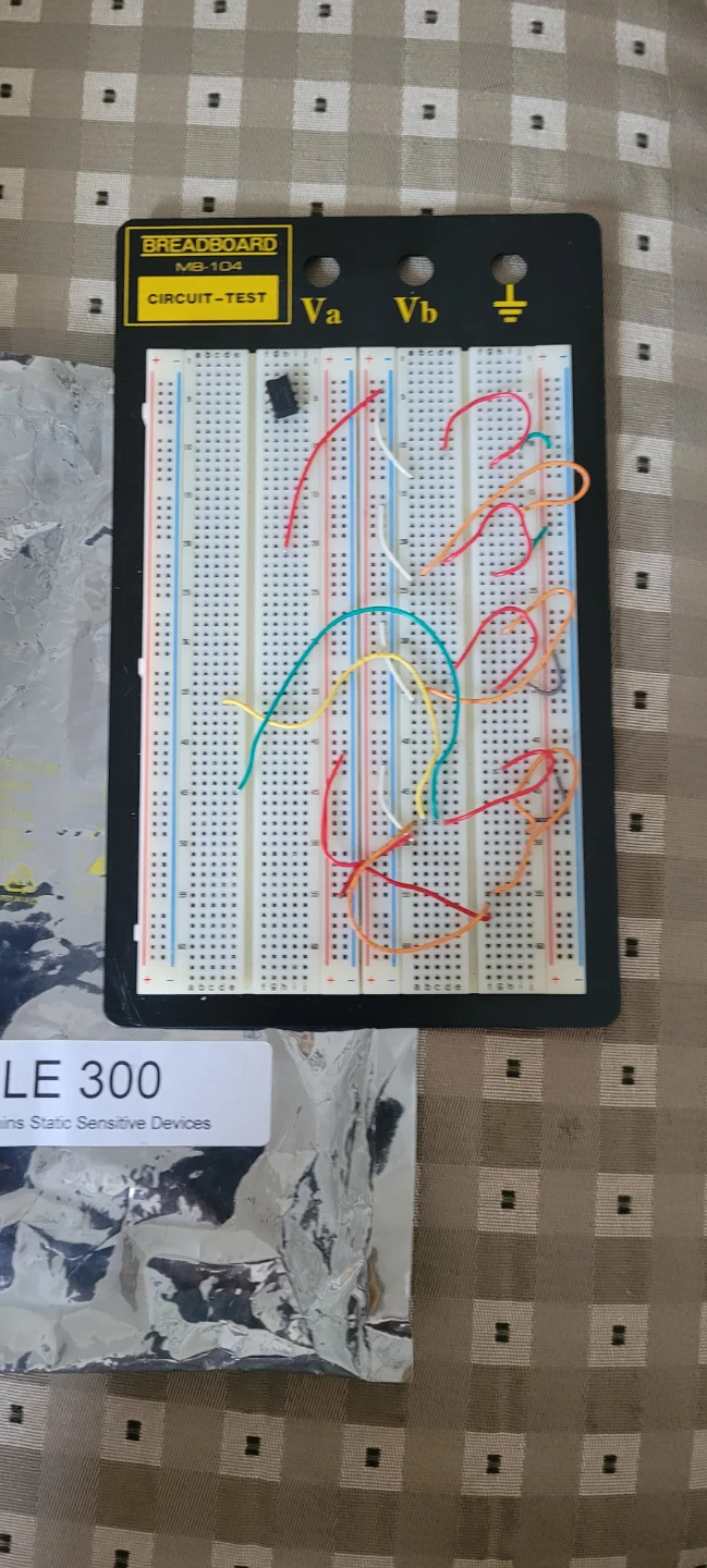 Circuit-Test MB-104 Breadboard – Electronics Students