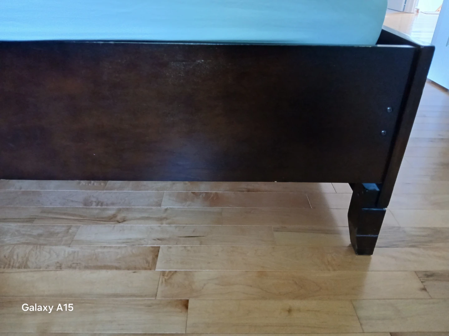 MOVING SALE - Dark Wood Bedroom Set 3pcs - photo 3