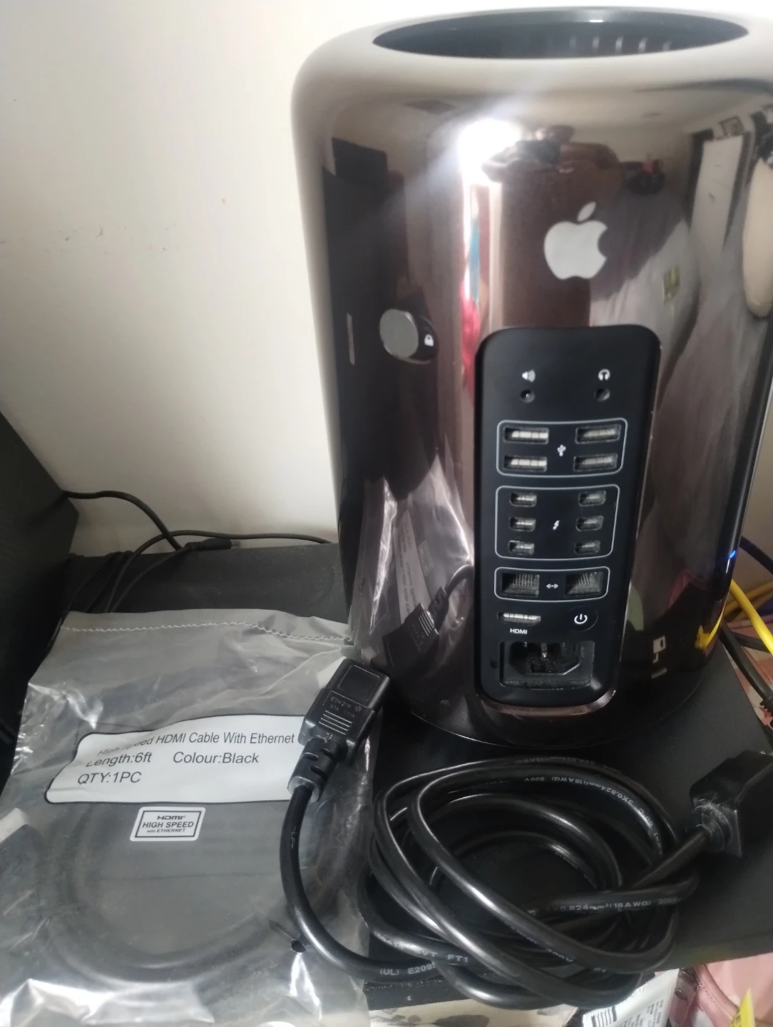 Apple Mac Pro Late 2013 Desktop Computer - photo 4